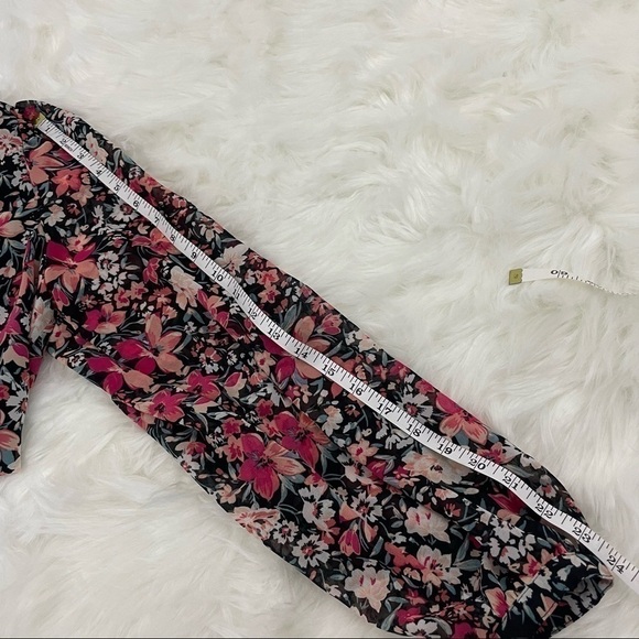 NWT Dynamite Semi-Cropped Long Sleeve Floral Top With Lace-Up Back Size Large - Picture 6 of 6